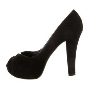 Louis Vuitton Suede Pumps